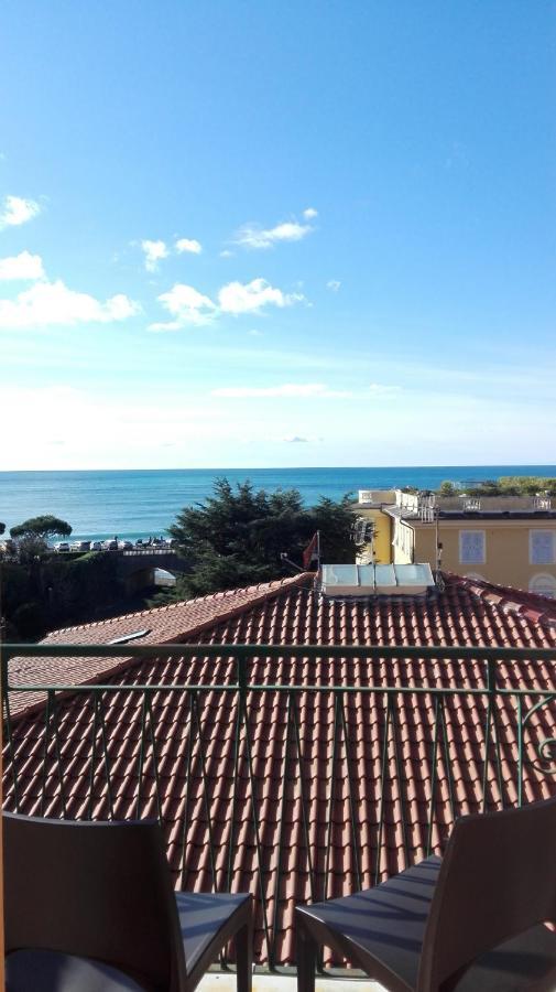Bianca House Sea View Lägenhet Levanto Exteriör bild